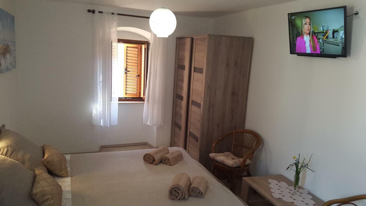 Paradise Apartment - Old Town Rab ราบ ภายนอก รูปภาพ