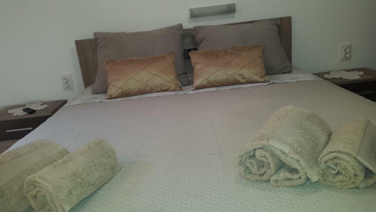 Paradise Apartment - Old Town Rab ราบ ภายนอก รูปภาพ